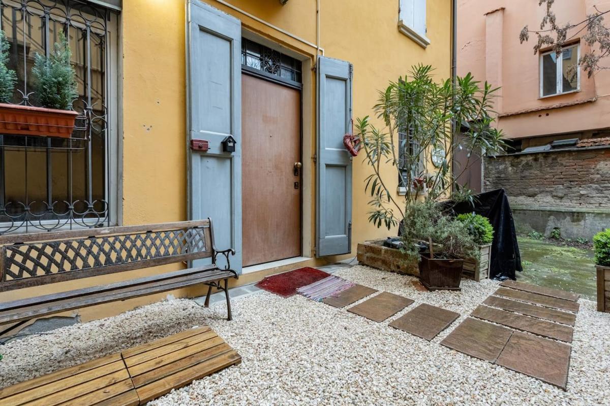 Gamberini House - Private Garden Apartment Bologna Exterior photo